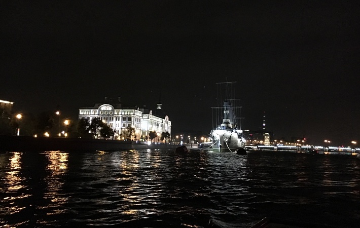Ночная экскурсия по Санкт-Петербургу на разведение мостов (водная прогулка)